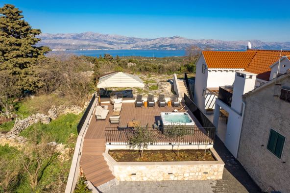 Villa-Nono-Mate-Brac-Croatia-Luva-Villas (2).jpg