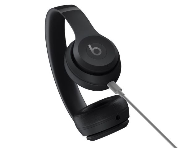 Beats Solo 4 Matte Black.jpg