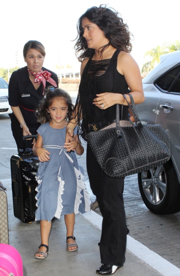 Salma Hayek - putovanje se kćerkicom Valentinom 