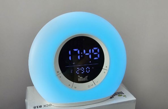 meanit B15 zvučnik radio budilica (12).jpg