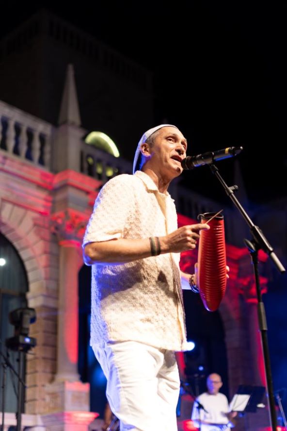HVAR SALSA RICARDO LUQUE-small.jpg