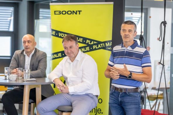 Marijan Kralj, Žarko Fatović i Dražen Oreščanin, osnivač i partner tvrtke Poslovna inteligencija i suvlasnik Bird Incubatora.JPG