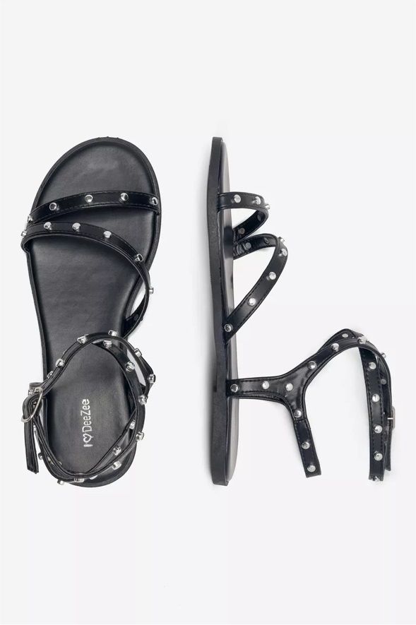 DeeZee crne sandale prije 29,99 €, sada 14,99 €.jpg