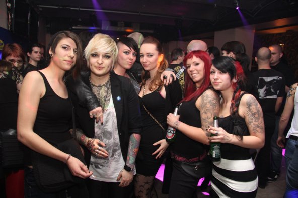 Istetovirani Neven Ciganović DJ-irao u klubu Gjuro 2