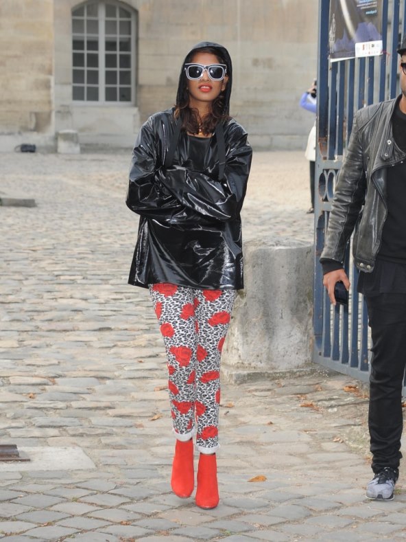 MIA i Salma Hayek iza istih okvira - kojoj dami bolje pristaju?