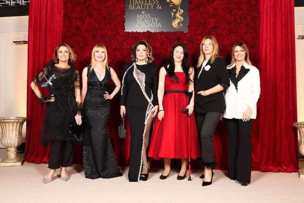 Almira, Mila, Neda, Sandra, Mirna, Antonija.jpg