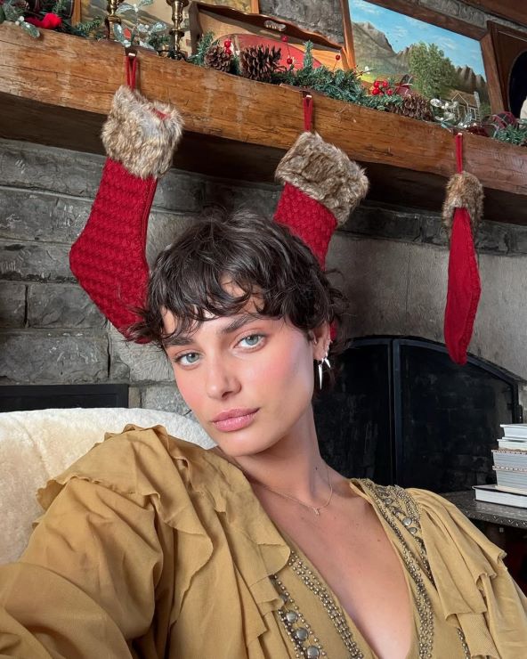 Pixie frizura, taylor hill