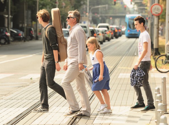 Matija Dedić i Dubravko Merlić -s kćerima do škole