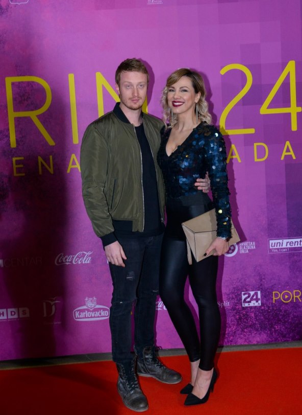 NISU SE USKLADILI Žanamari se skockala za crveni tepih, a njezin suprug baš i nije