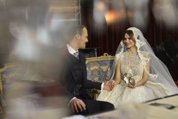 Ekskluzivno donosimo 60 neobljavljenih fotografija svadbenog slavlja Severine i Igora Kojića