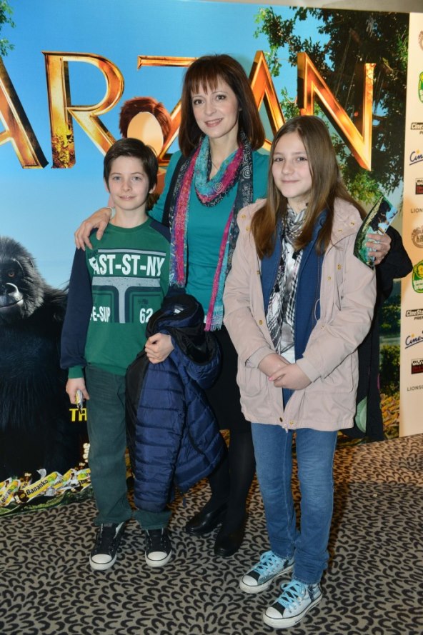 Ponosni tata Tarik Filipović odveo sinove u kino