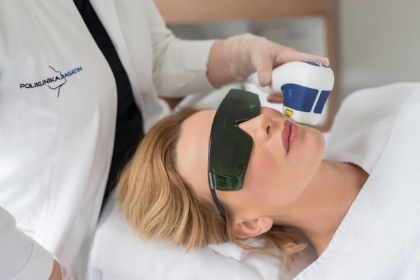 DR. BAGATIN Cjelovit pristup pomlađivanja kože lica