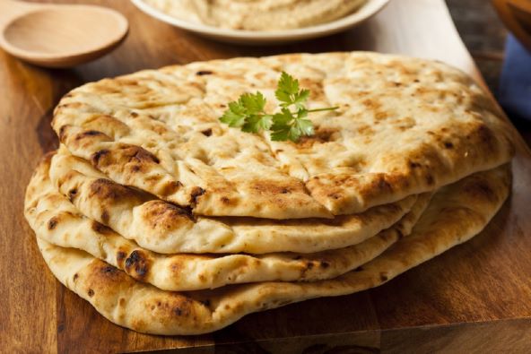 BRZA I FINA ZAMJENA ZA KRUH: Indijska pogača naan slična je lepinji, uspijeva svima, a puni se nadjevom po želji