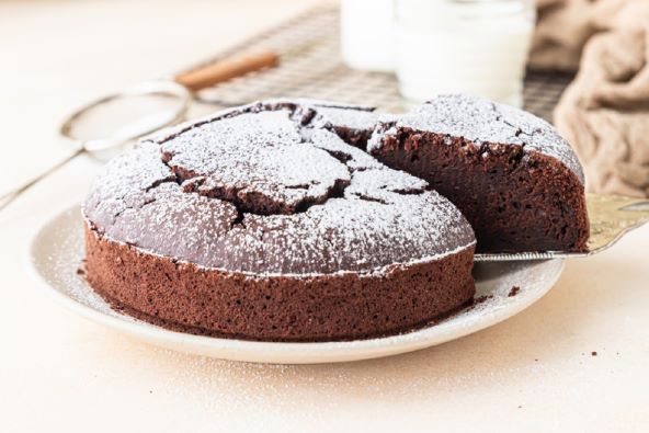ČOKOLADNA TORTA BEZ BRAŠNA: Sočna slastica priprema se vrlo jednostavno, a osvaja na prvi zalogaj