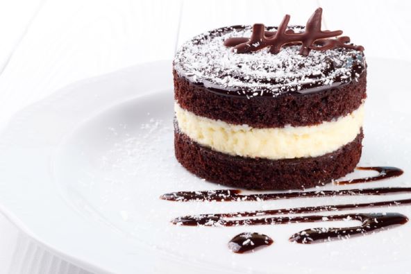 RECEPT DANA JE TORTA LAMINGTON: Božanstvena kombinacija popularnih čupavaca s nadjevom od jagoda, mascarponea i šlaga