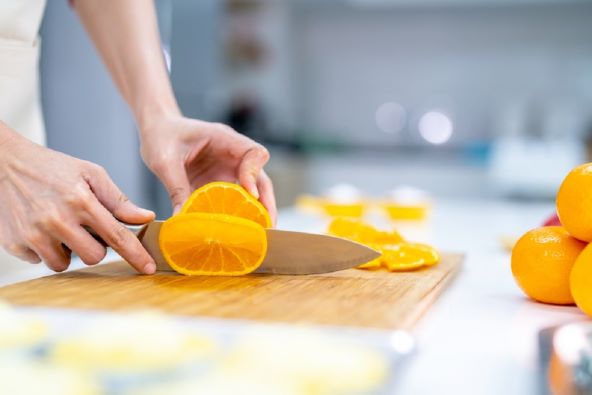 Gizela torta - bogata slastica s kremom od prženih oraha i naranče