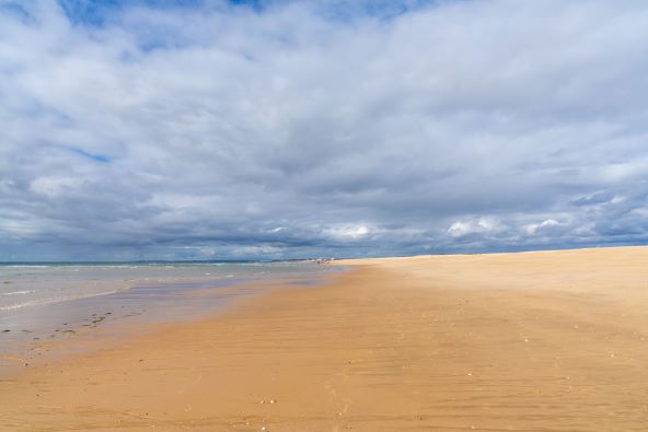 Praia do Ancao faro portugal.jpg