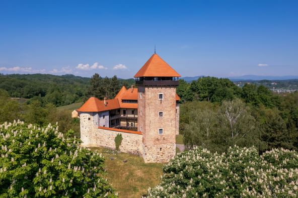 Karlovac Stari grad Dubovac.jpg