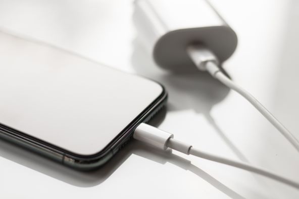 Apple iPhone punjac (1).jpg