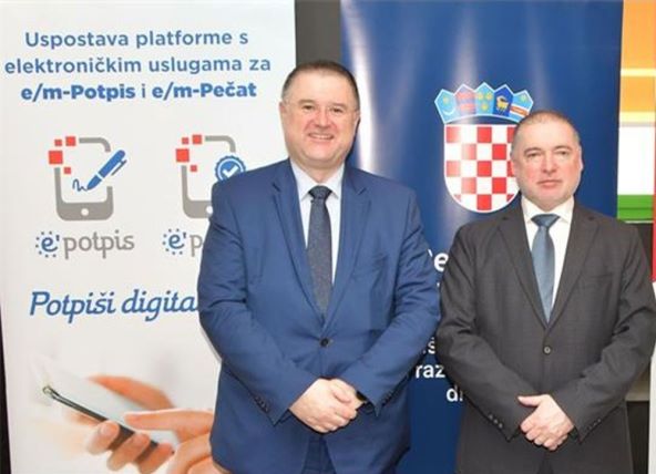 Državni tajnik Gršić_direktor AKD_Jure Sertić.jpg