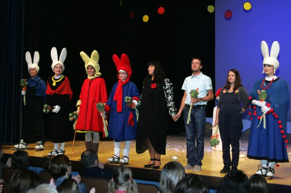 Lejla Filipović sina Armana upoznala sa zečicom Miffy