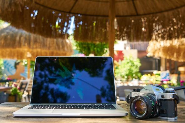 Laptop fotoaparat.jpg