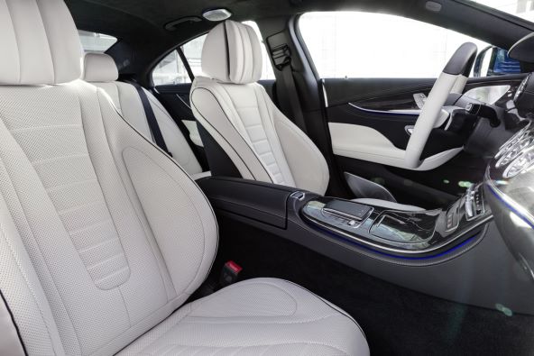 MERCEDES CLS: Uz automatsko parkiranje može sam zakočiti ako vozač ne reagira