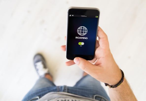 Kombinacija gigabitne fiksne mreže s WiFi 6 routerom i mesh uređajem