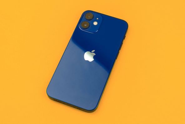 Apple iPhone 12