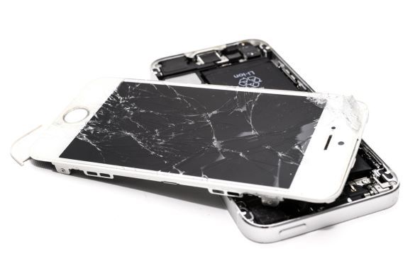 Apple iPhone razbijen (3).jpg