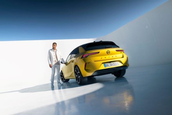 Opel Astra 2022 (1).jpg