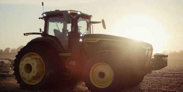 John Deere 8R (3).jpg