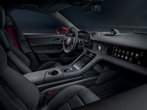 Porsche Taycan GTS PCM 6.0 (1).jpg