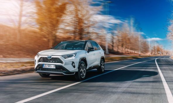 Toyota RAV4 Plug-in Hybrid (3).jpg