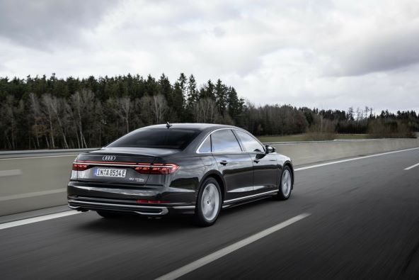 Audi A8 (11).jpg