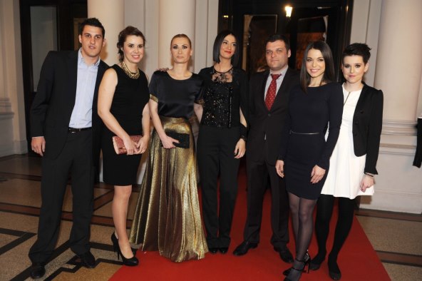 Zbog neobičnog modnog detalja Severina je bila u centru pažnje na dodjeli Večernjakovih ruža