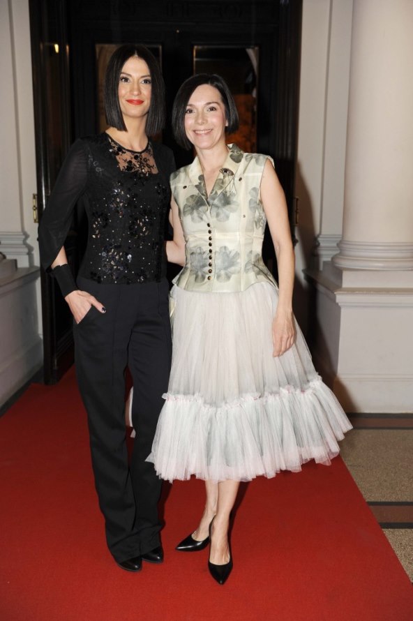 Zbog neobičnog modnog detalja Severina je bila u centru pažnje na dodjeli Večernjakovih ruža