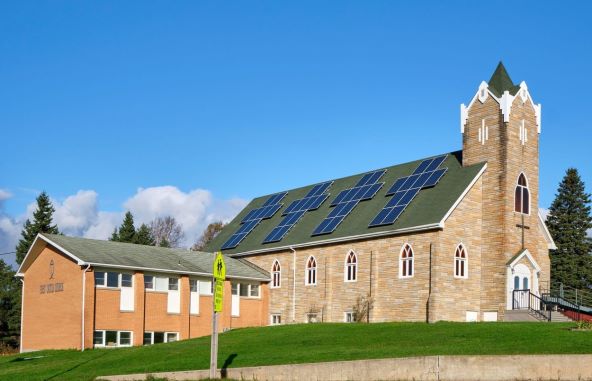 Crkva solarni panel kolektor.jpg