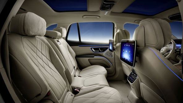 Mercedes EQS SUV (6).jpg