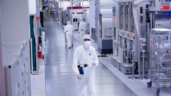 Intel tvornica čipova (3).jpg