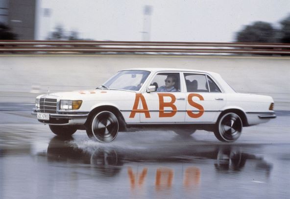 Mercedes-Benz S-Class (W116).jpg