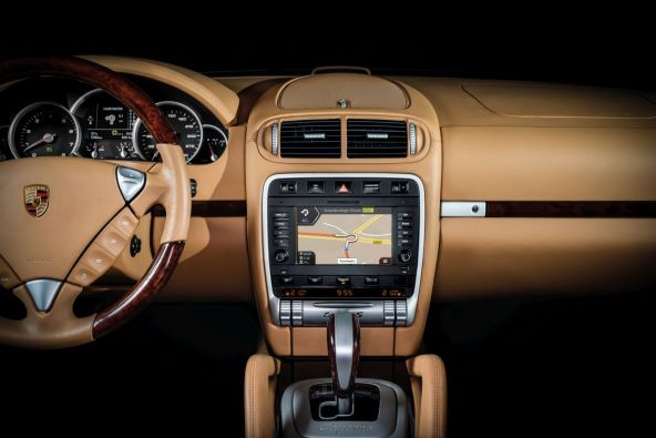 Porsche Classic Communication Management Plus za prvu generaciju Cayenne.jpg