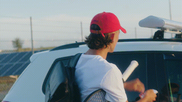 Solar-Powered Electric Retractable Car Umbrella (3).gif