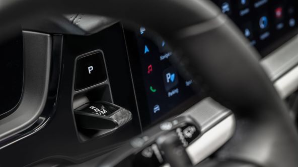 Porsche Cayenne 2023 (1).jpg