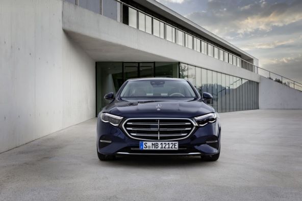 Mercedes-Benz E-klasa 2023 (4).jpg