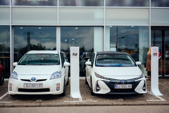 Novi Prius Plug-In Hybrid Electric (2).jpg
