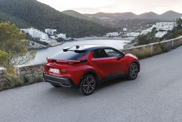 Toyota C-HR 2024 (7).jpg