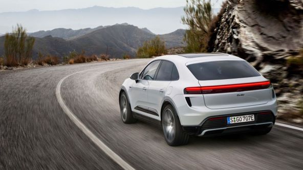 Porsche Macan (9).jpg