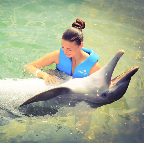 LJUBAV NA PRVOM MJESTU Poslije plivanja s dupinima - na Jadran