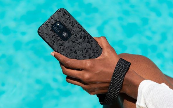MOTOROLA DEFY Mobitel koji prkosi mnogim situacijama